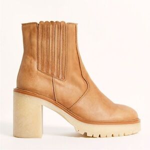 Free People James Chelsea Boot Size 41 size 11 Or 10.5 Crepe Soles